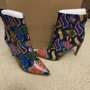 Steve Madden Womens HALENA Fashion Ankle Boots Bright Multi